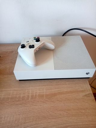 Xbox One blanca 1tb-
 Buen estado