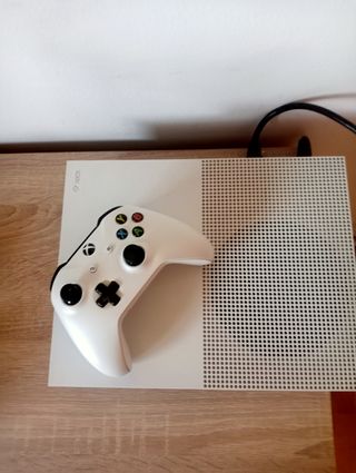Xbox One blanca 1tb-
 Buen estado