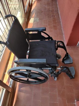 Silla de ruedas Breezy Premium.