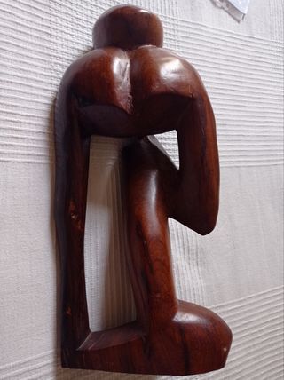 Escultura Madera Pensador de la SUERTE