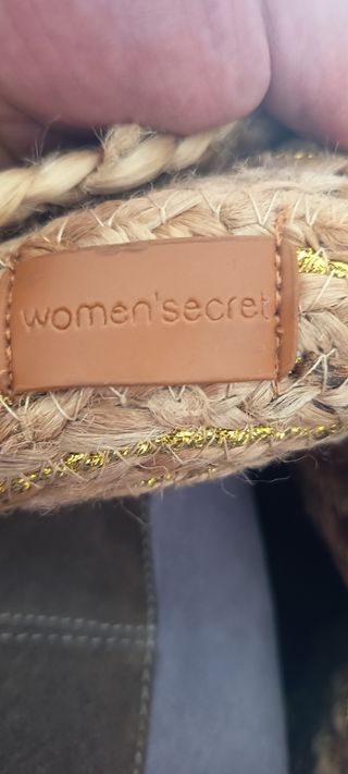 Bolso rafia redondo beige y dorado