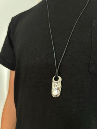 Collana con ciondolo runa