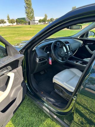 Jaguar F-Pace 2017
