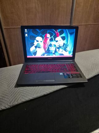 Portátil MSI GAMING i7 4ghz, 24GB RAM,GTX1050 4gb