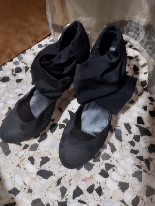 Zapatos negros tacón alto