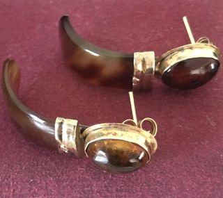 Pendientes Oro 14K Carey rojo. Siglo XIX