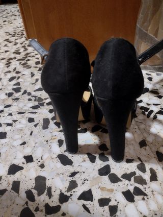 Zapatos negros tacón alto