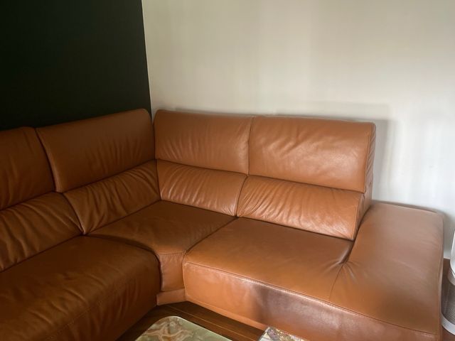 Sofá chaise longue piel  4 plazas. Color cuero.