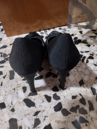 Zapatos negros tacón bajo