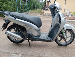 Honda sh150i