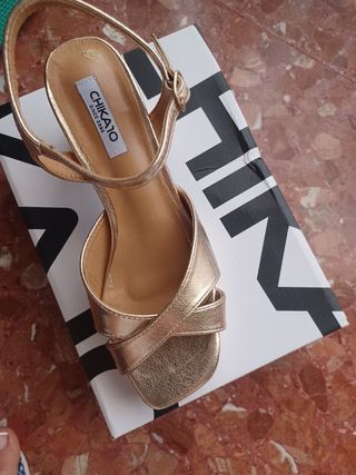 Sandalias doradas tacón - nº 38