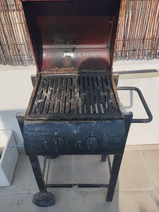 Barbacoa gas roja - usada funciona