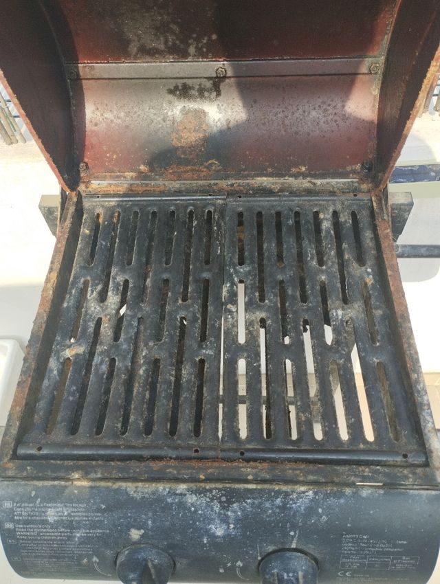 Barbacoa gas roja - usada funciona