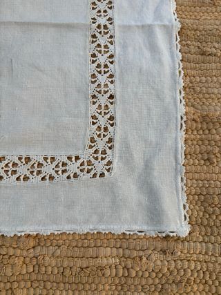 2 pañitos de encaje y ganchillo
38x46 y 28x20
