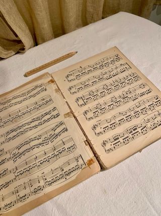 Partituras antiguas estudio piano y solfeo
