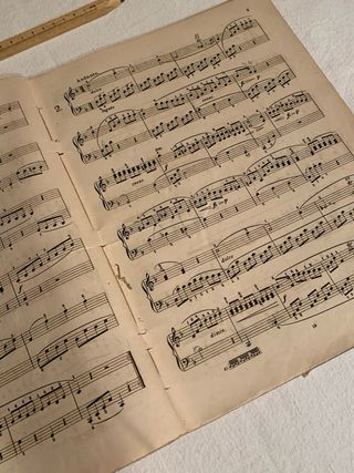 Partituras antiguas estudio piano y solfeo