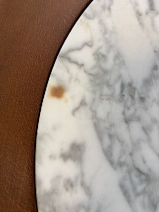 Mesita redonda mármol-madera