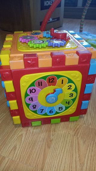 Juguetes bebé: Alfombra, mesa, cubo  y reloj