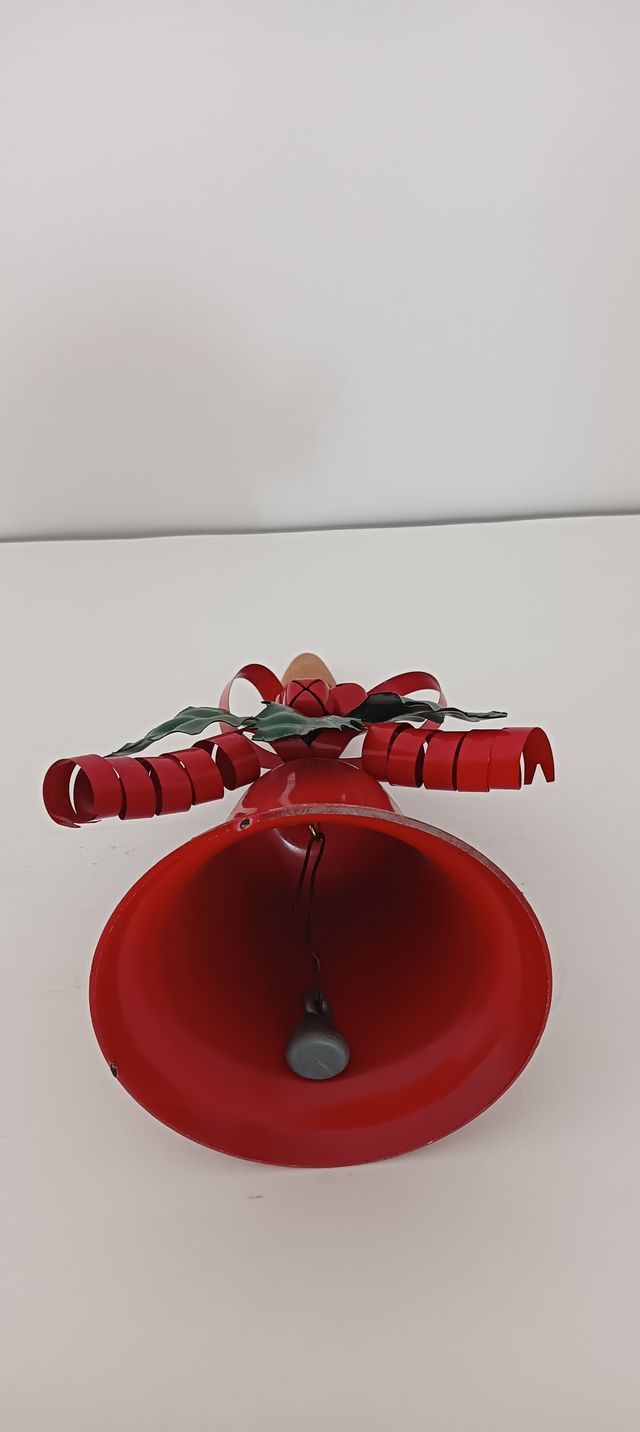 Campana Navideña.  Metal  y mango de madera.