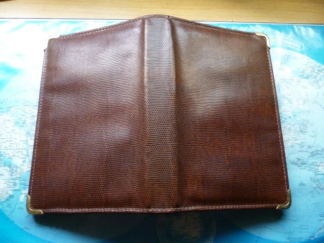 Cartera marrón piel cocodrilo