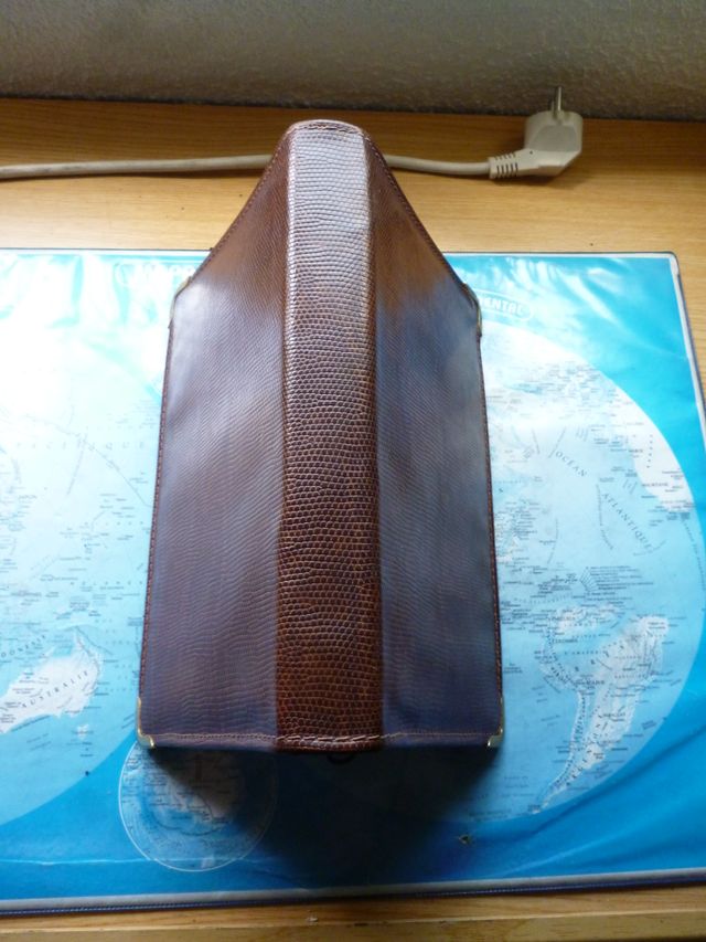 Cartera marrón piel cocodrilo