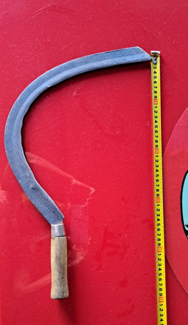 2 Antiguas guadañas de hierro