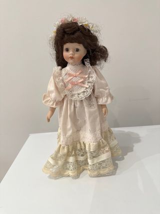 Muñeca porcelana antigua
