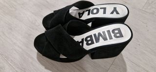 Zuecos BIMBA Y LOLA negros
