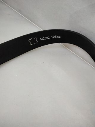 Cinturón cuero sintético negro hebilla plata