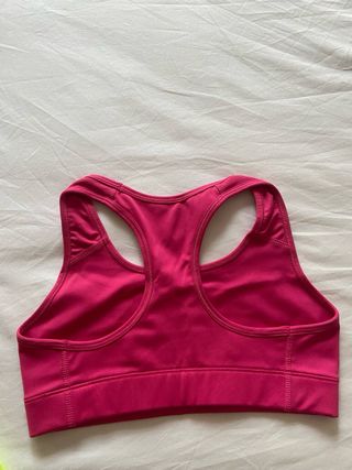 Top deportivo Nike rosa 
