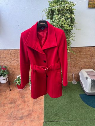 Abrigo rojo