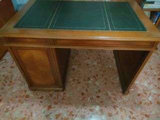 Escritorio clásico madera-piel