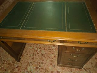 Escritorio clásico madera-piel