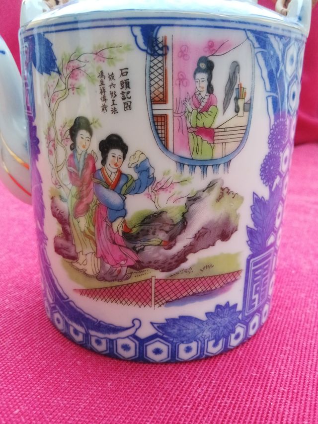 Teiera cinese in  porcellana vintage