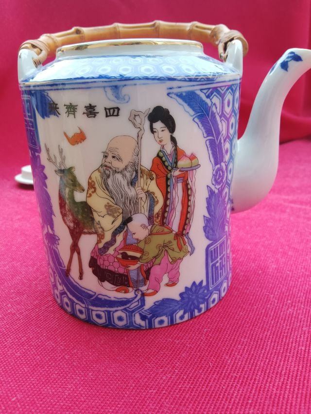 Teiera cinese in  porcellana vintage