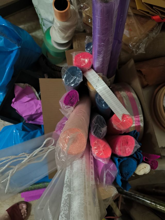 Cintas y papel de envolver