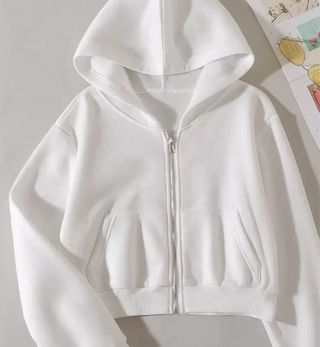 Sudadera blanca corta con capucha