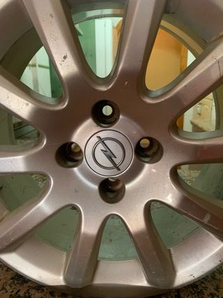 2 Llantas Opel 17" (44cm)