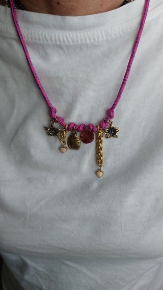 Collana estiva con ciondoli