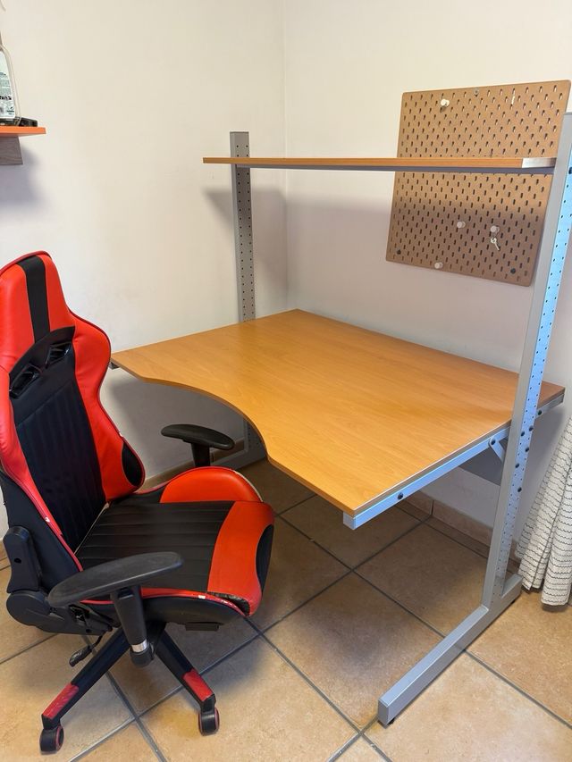 Escritorio estudio/trabajo.Madera y metal. +silla 