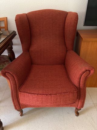 Sillón orejero rojo