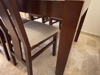 Mesa Comedor + 4 Sillas  extensible 2m