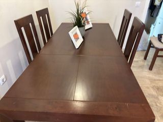 Mesa Comedor + 4 Sillas  extensible 2m