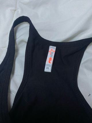 Camiseta negra tirantes larga