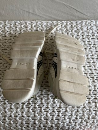 Zapatillas Zara - Beige y Blancas