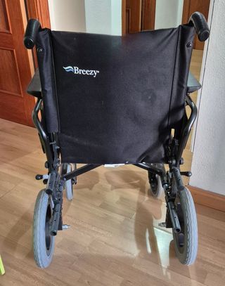 Silla de ruedas plegable.
