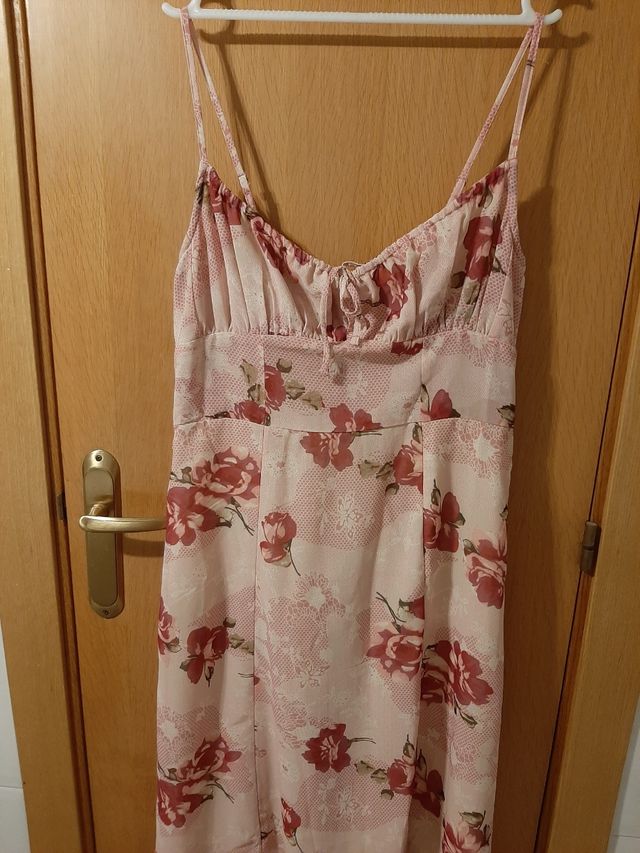 Vestido Urban Outfitters rosa