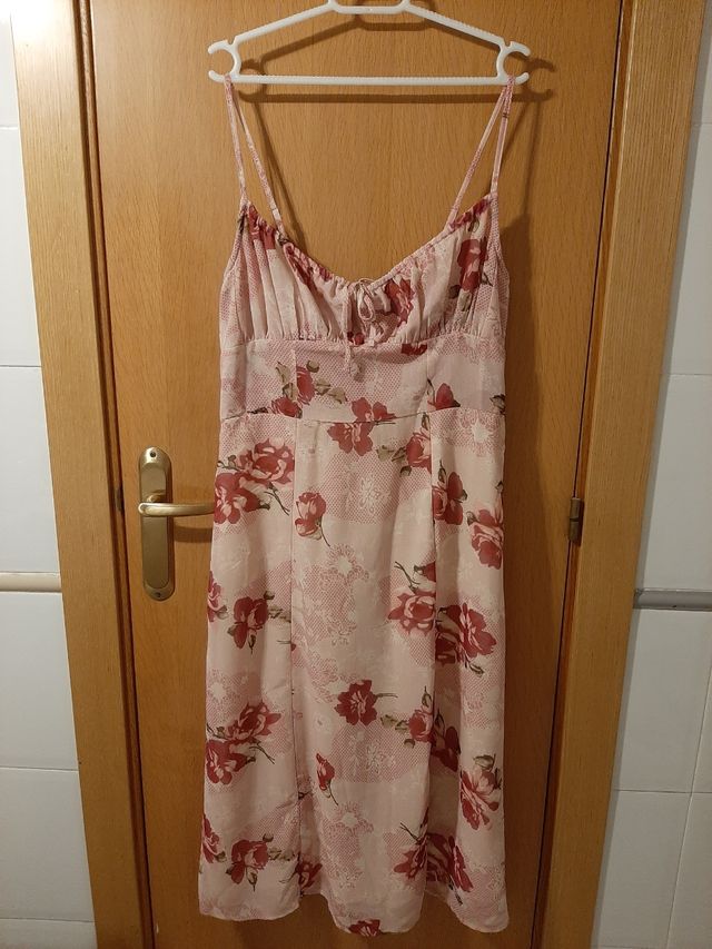 Vestido Urban Outfitters rosa