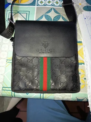 Bandolera Gucci negra y roja