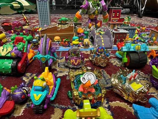 SuperThings - Veicoli e personaggi